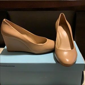 Brand New in Box Antonio Melani Tan Heels Size 5.5